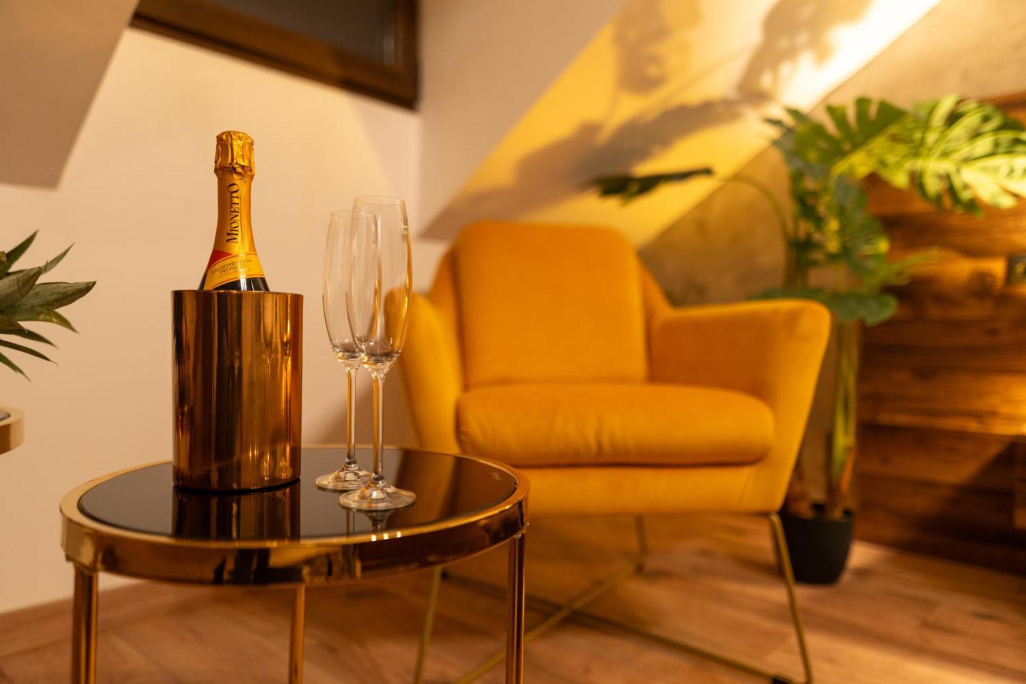 Boutique 17B Aparthotel Sibiu Exterior photo